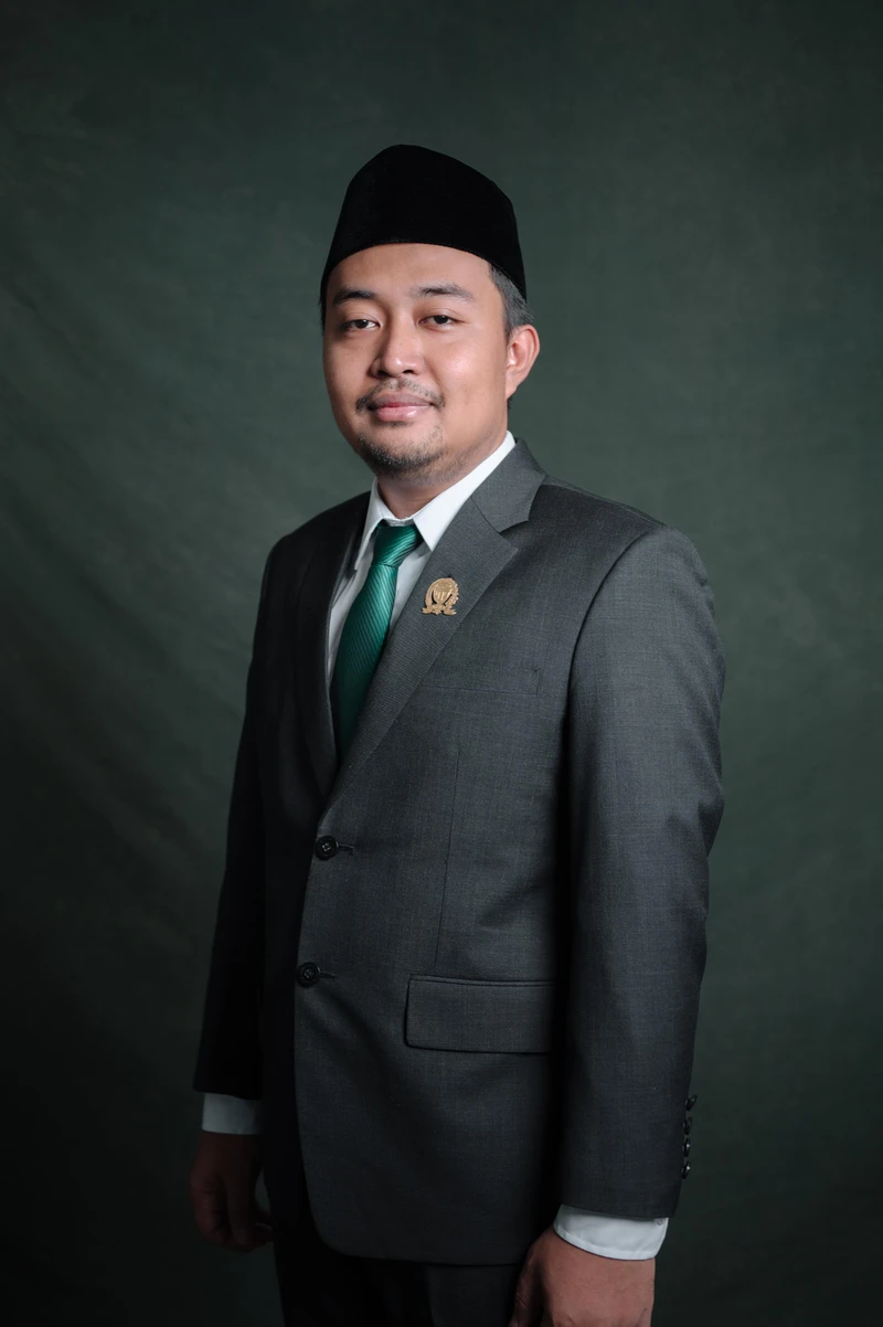 Rahmad Hasrofi, S.E. (Ketua DPRD)