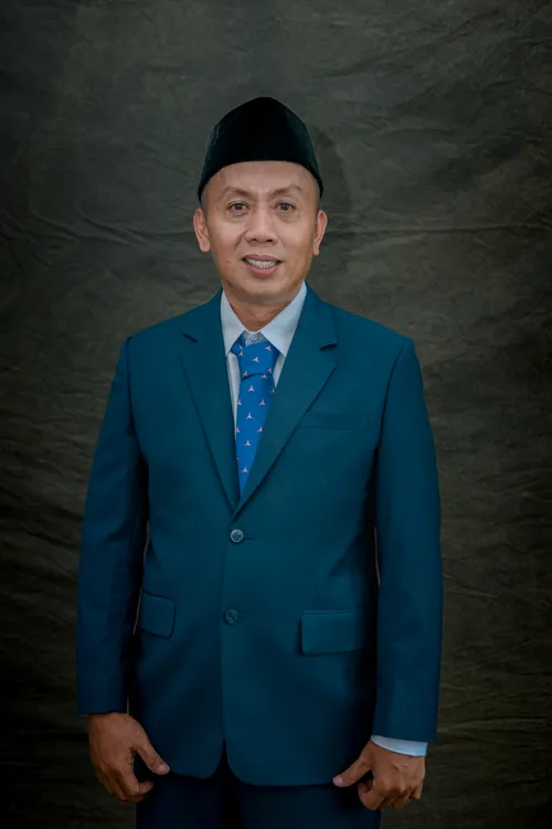 Adi Susanto ()